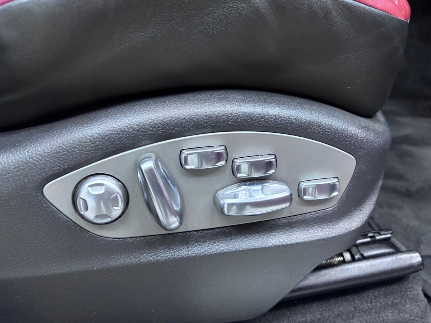 Used Porsche Macan 2014 for sale - 76337819: Photo 44