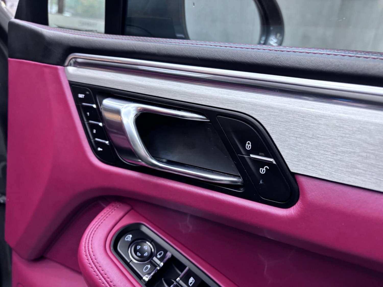 Used Porsche Macan 2014 for sale - 76337819: Photo 45