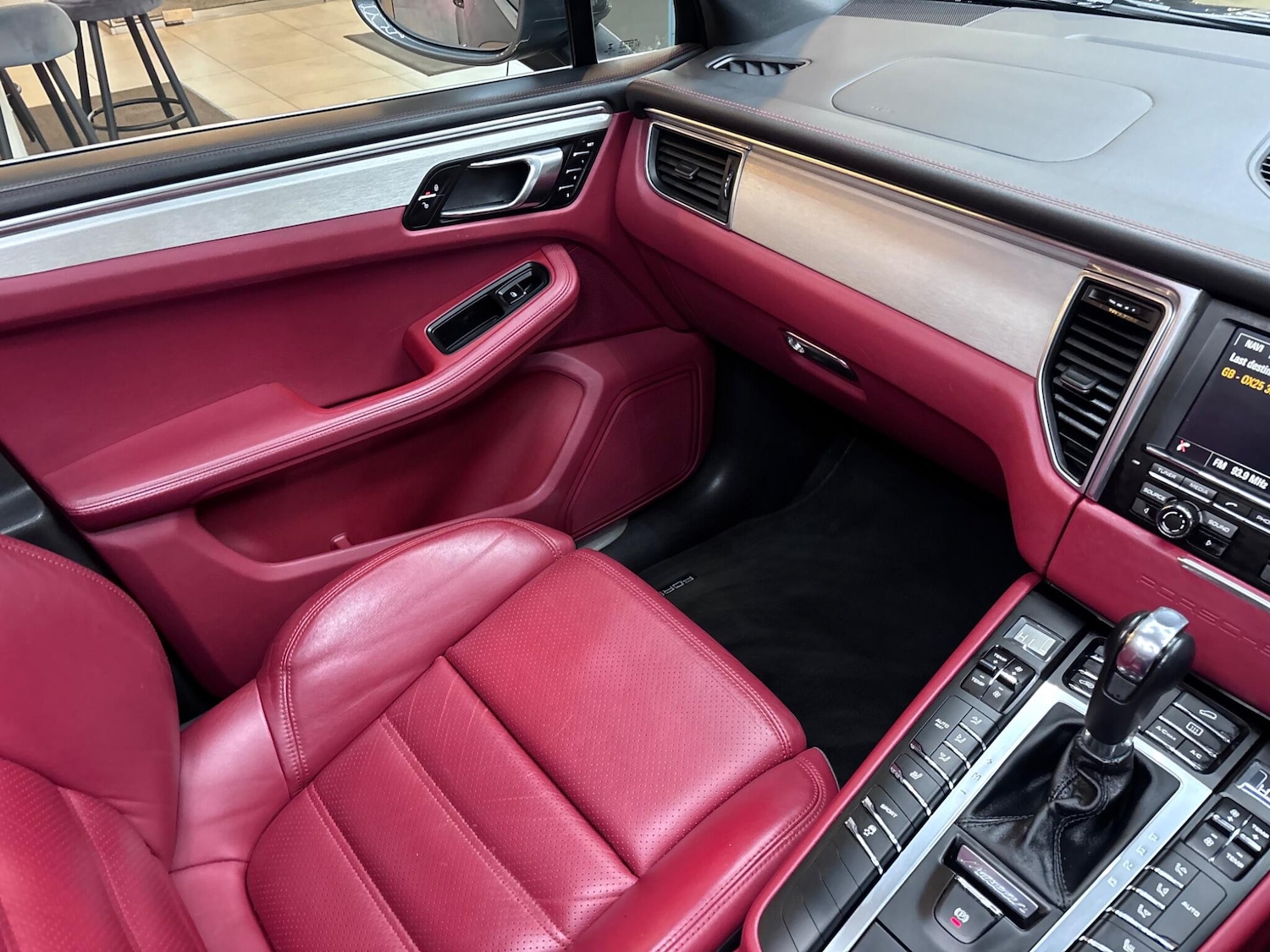 Used Porsche Macan 2014 for sale - 76337819: Photo 63
