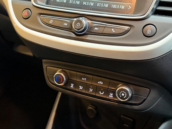 Used Vauxhall Crossland X 2020 for sale - 76094835: Photo 30