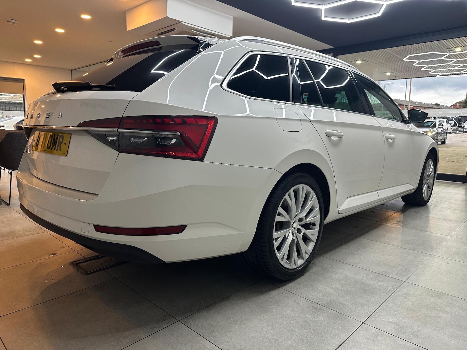Used Skoda Superb 2021 for sale - 78019010: Photo 2