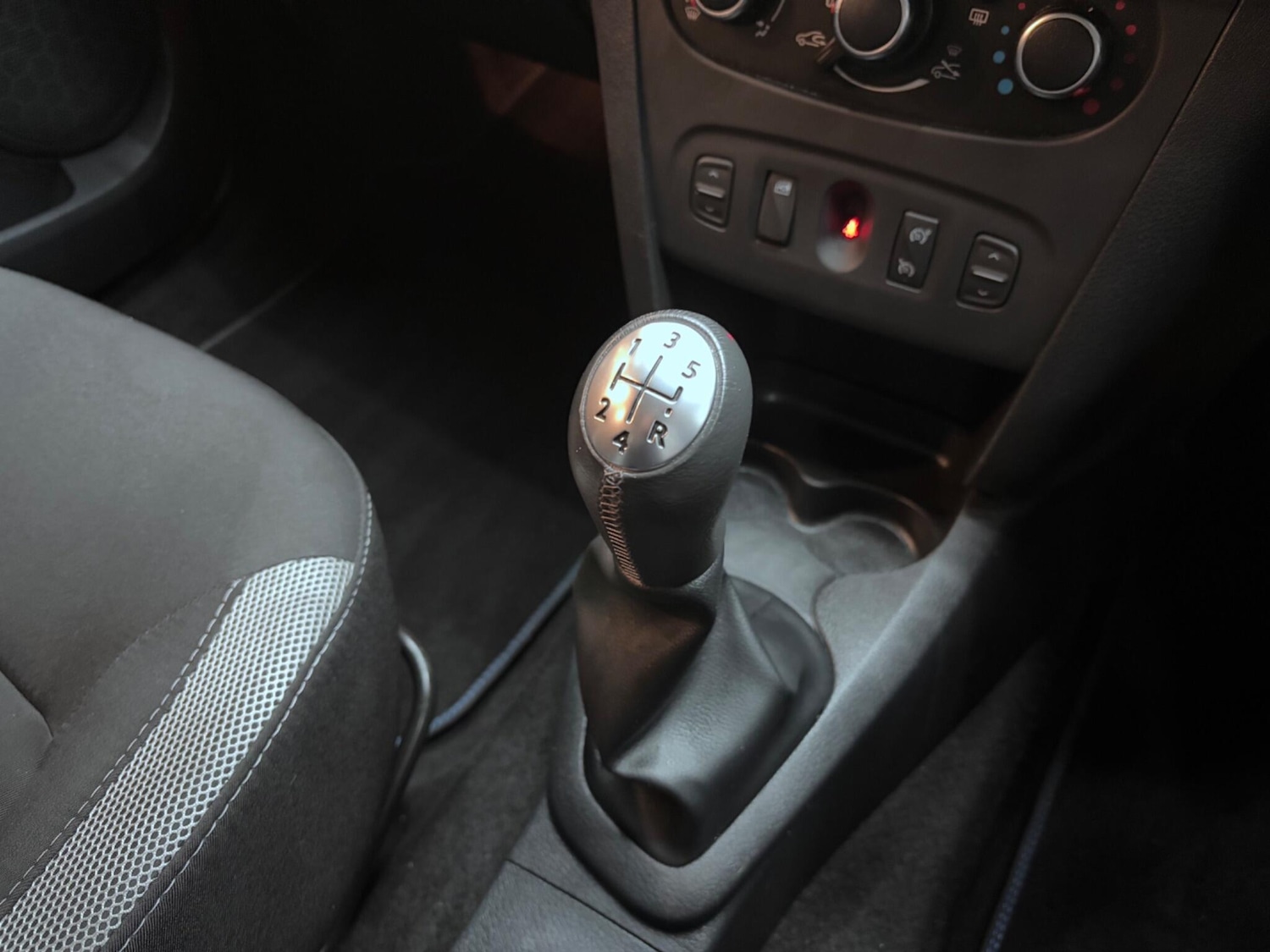 Used Dacia Sandero Stepway 2020 for sale - 76759307: Photo 28