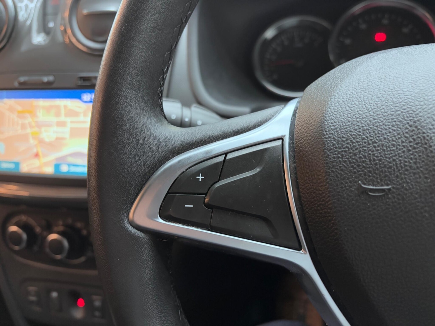 Used Dacia Sandero Stepway 2020 for sale - 76759307: Photo 43