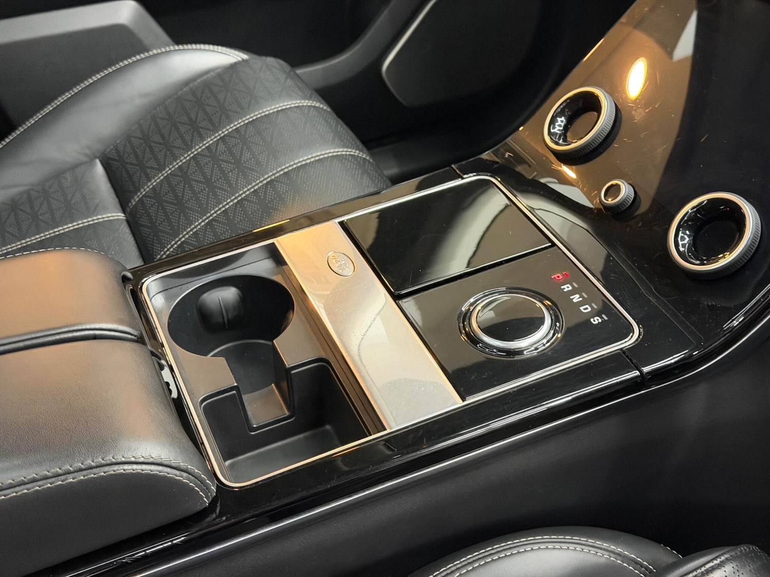 Used Land Rover Range Rover Velar 2017 for sale - 77156597: Photo 11