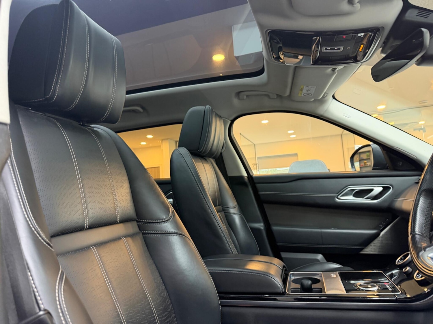 Used Land Rover Range Rover Velar 2017 for sale - 77156597: Photo 15