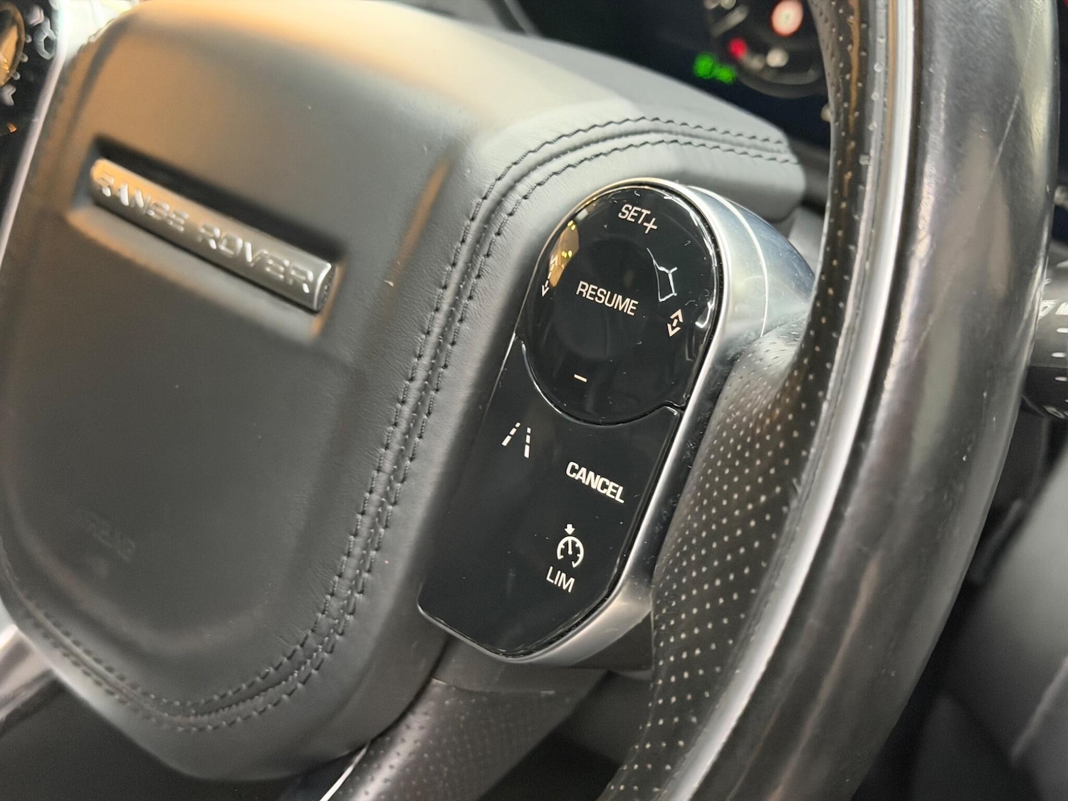 Used Land Rover Range Rover Velar 2017 for sale - 77156597: Photo 22