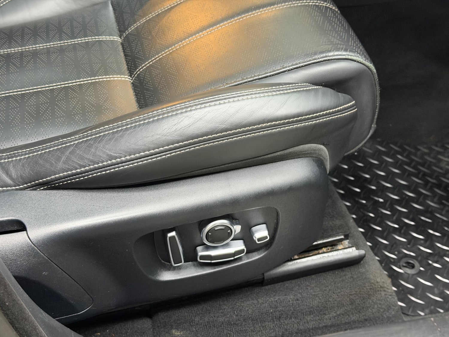 Used Land Rover Range Rover Velar 2017 for sale - 77156597: Photo 23