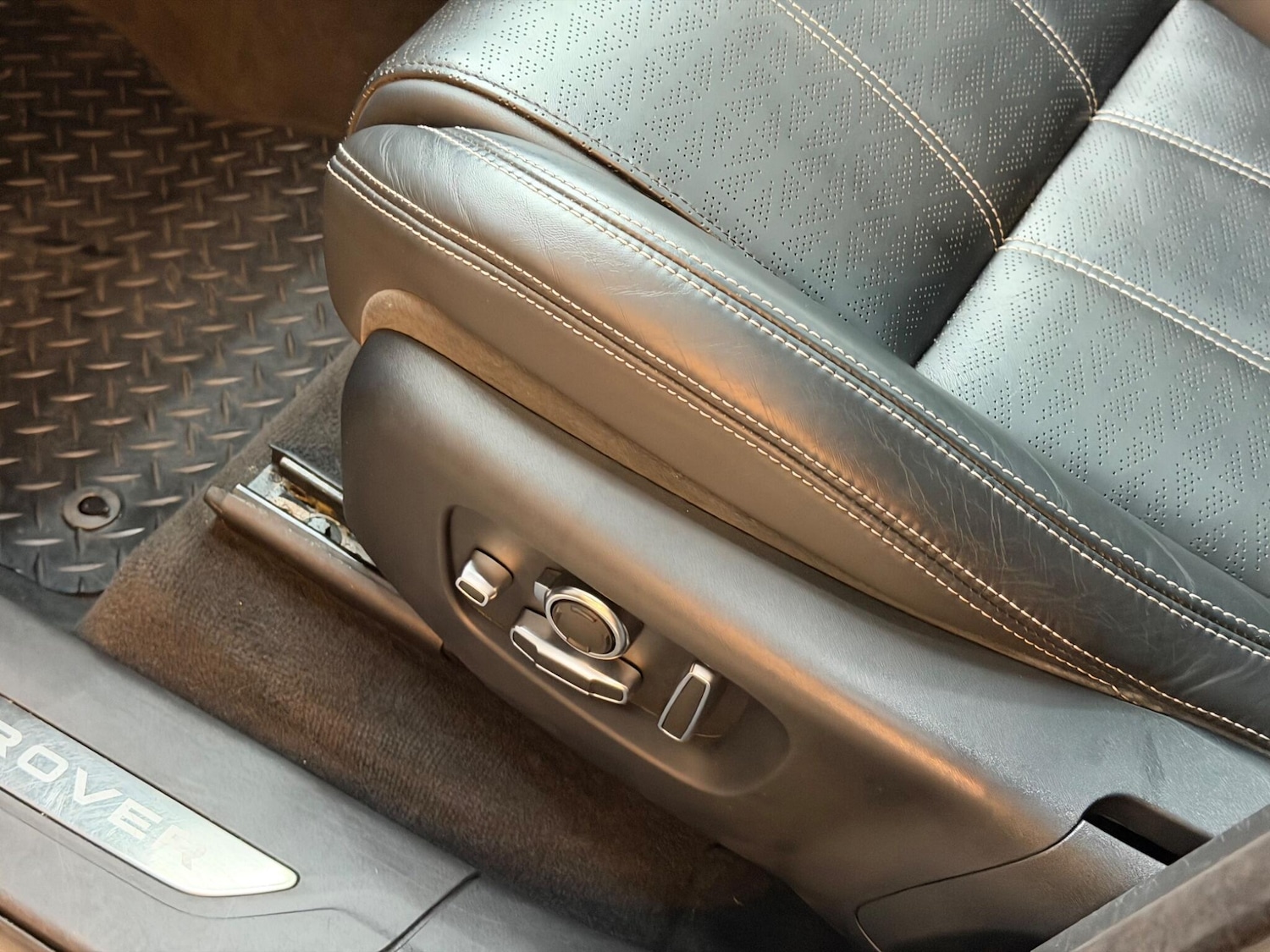 Used Land Rover Range Rover Velar 2017 for sale - 77156597: Photo 24