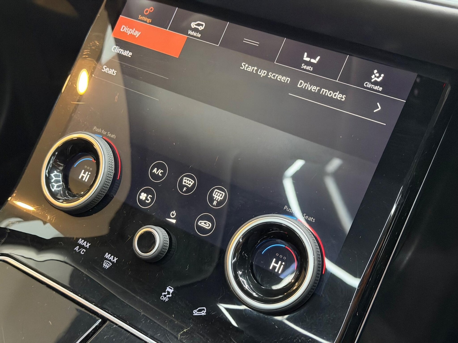 Used Land Rover Range Rover Velar 2017 for sale - 77156597: Photo 33