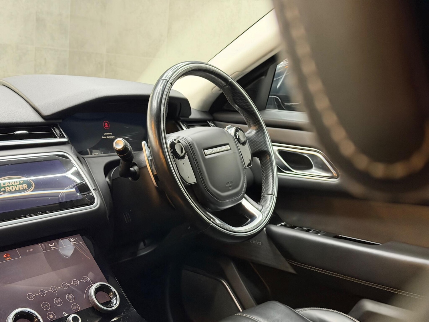 Used Land Rover Range Rover Velar 2017 for sale - 77156597: Photo 45