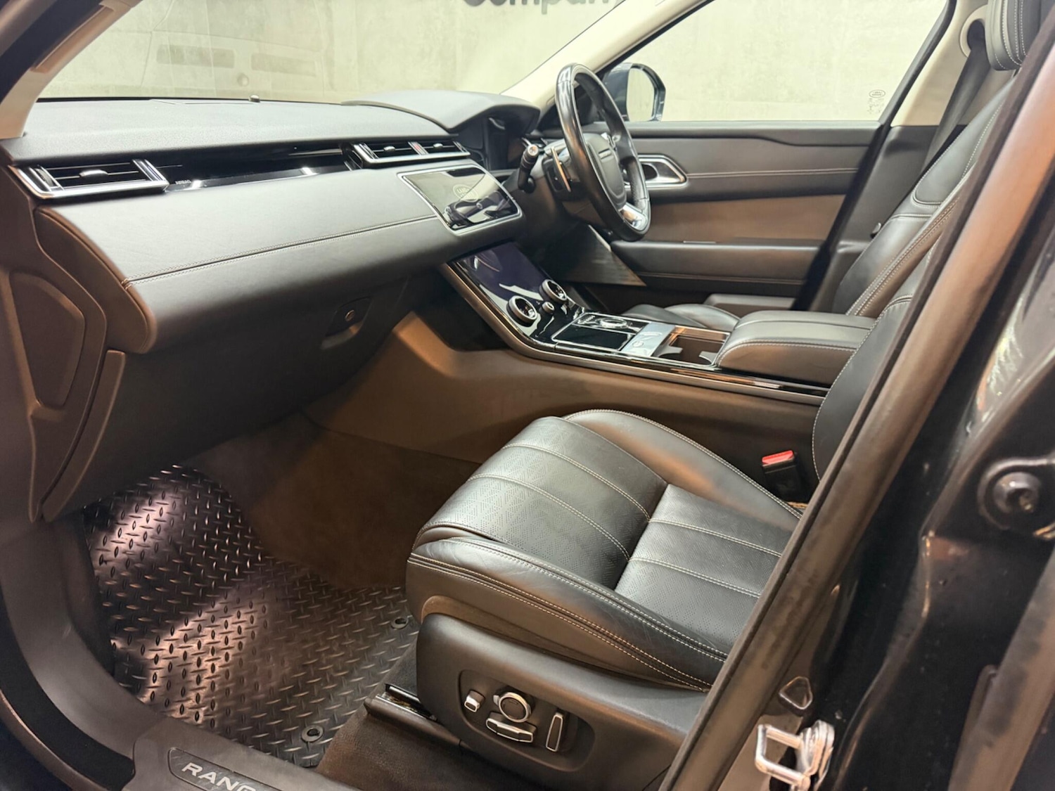 Used Land Rover Range Rover Velar 2017 for sale - 77156597: Photo 50