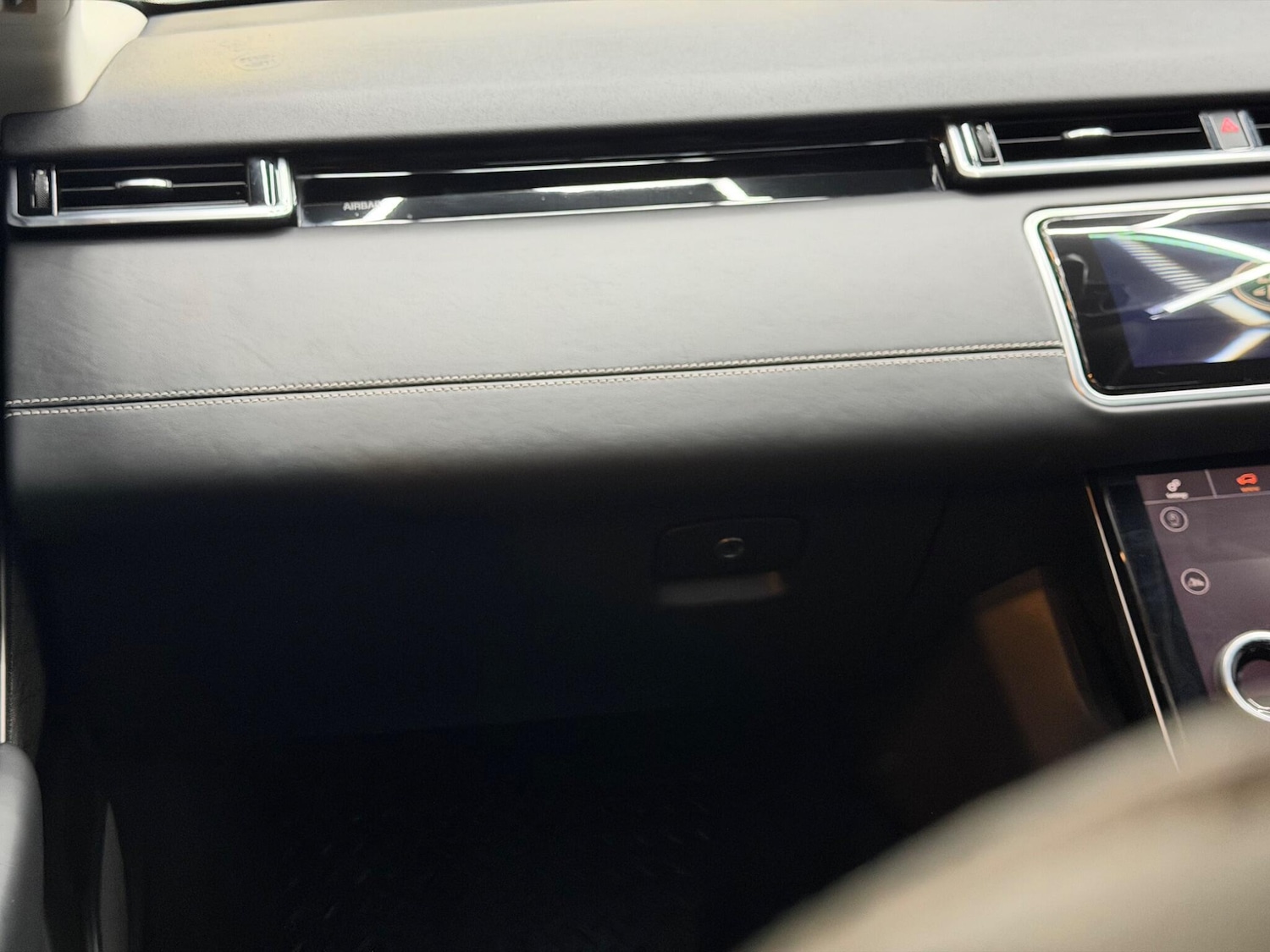 Used Land Rover Range Rover Velar 2017 for sale - 77156597: Photo 62