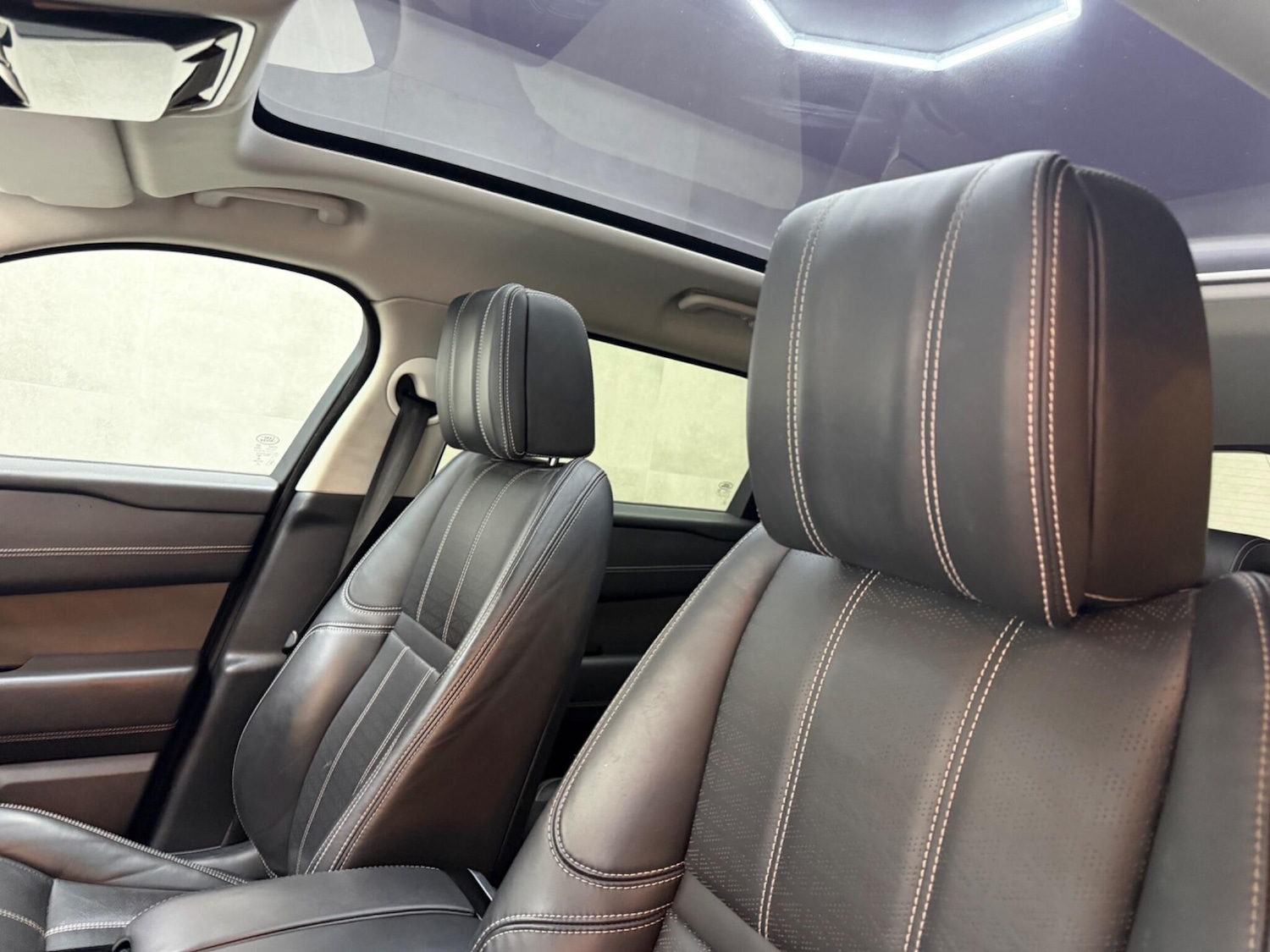 Used Land Rover Range Rover Velar 2017 for sale - 77156597: Photo 64