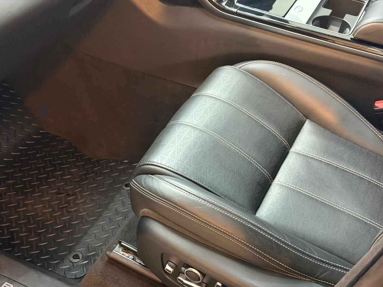 Used Land Rover Range Rover Velar 2017 for sale - 77156597: Photo 65