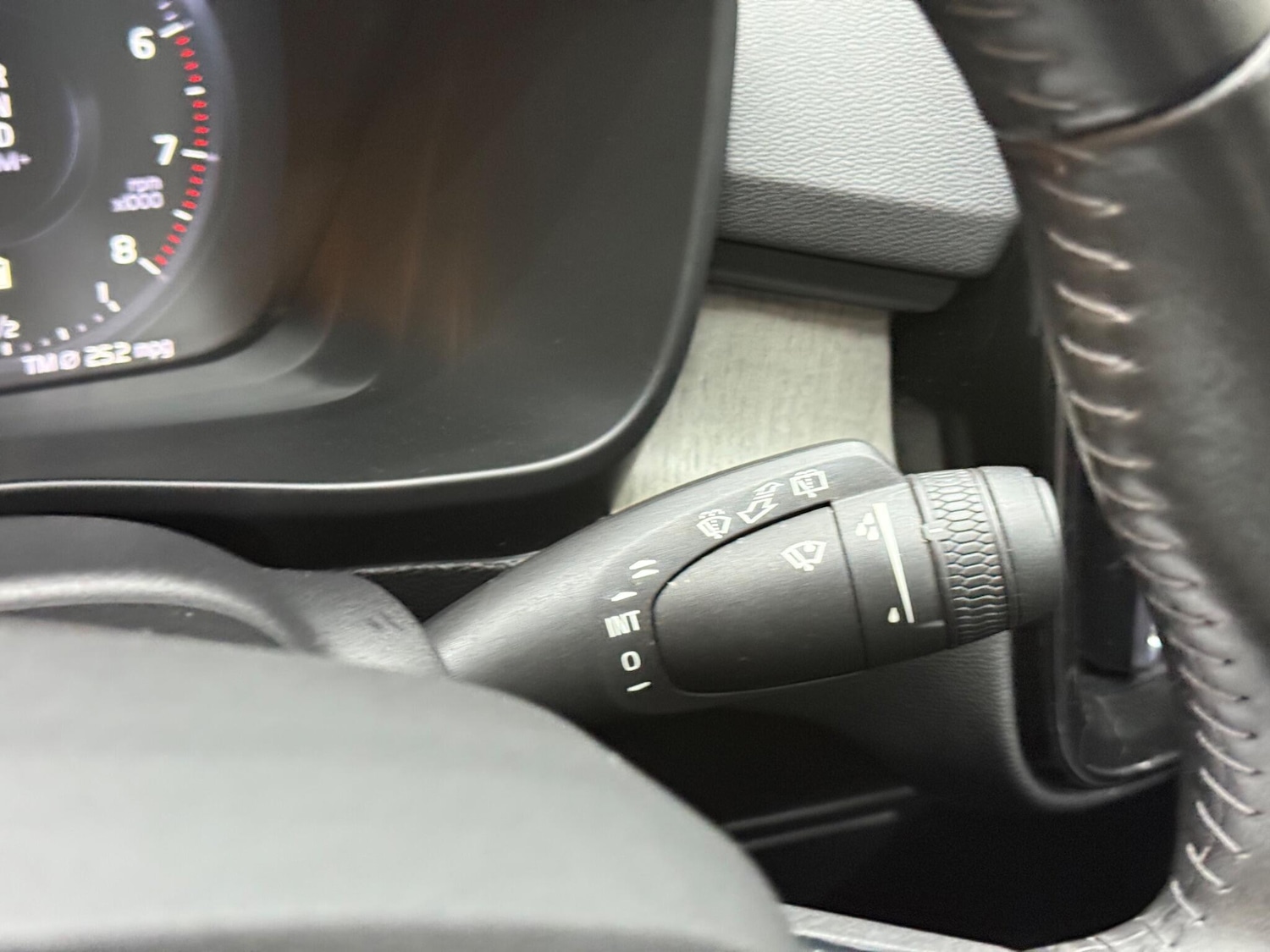 Used Volvo XC40 for sale - 76995422: Photo 19