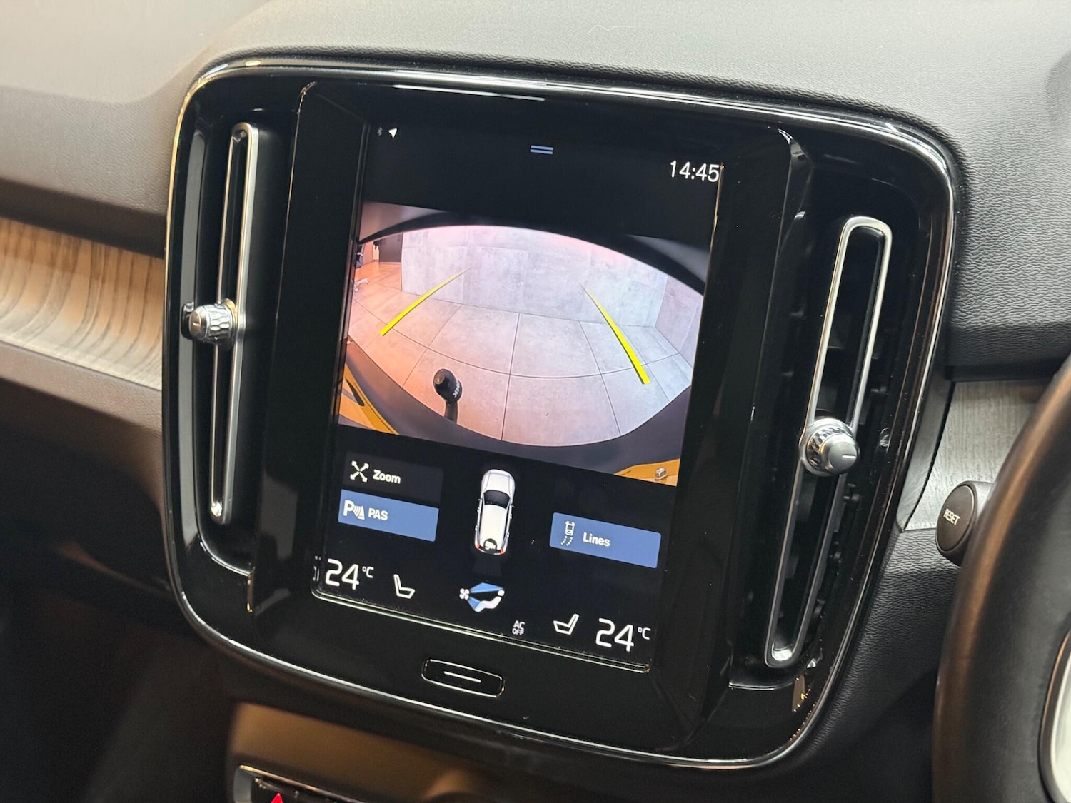 Used Volvo XC40 for sale - 76995422: Photo 35