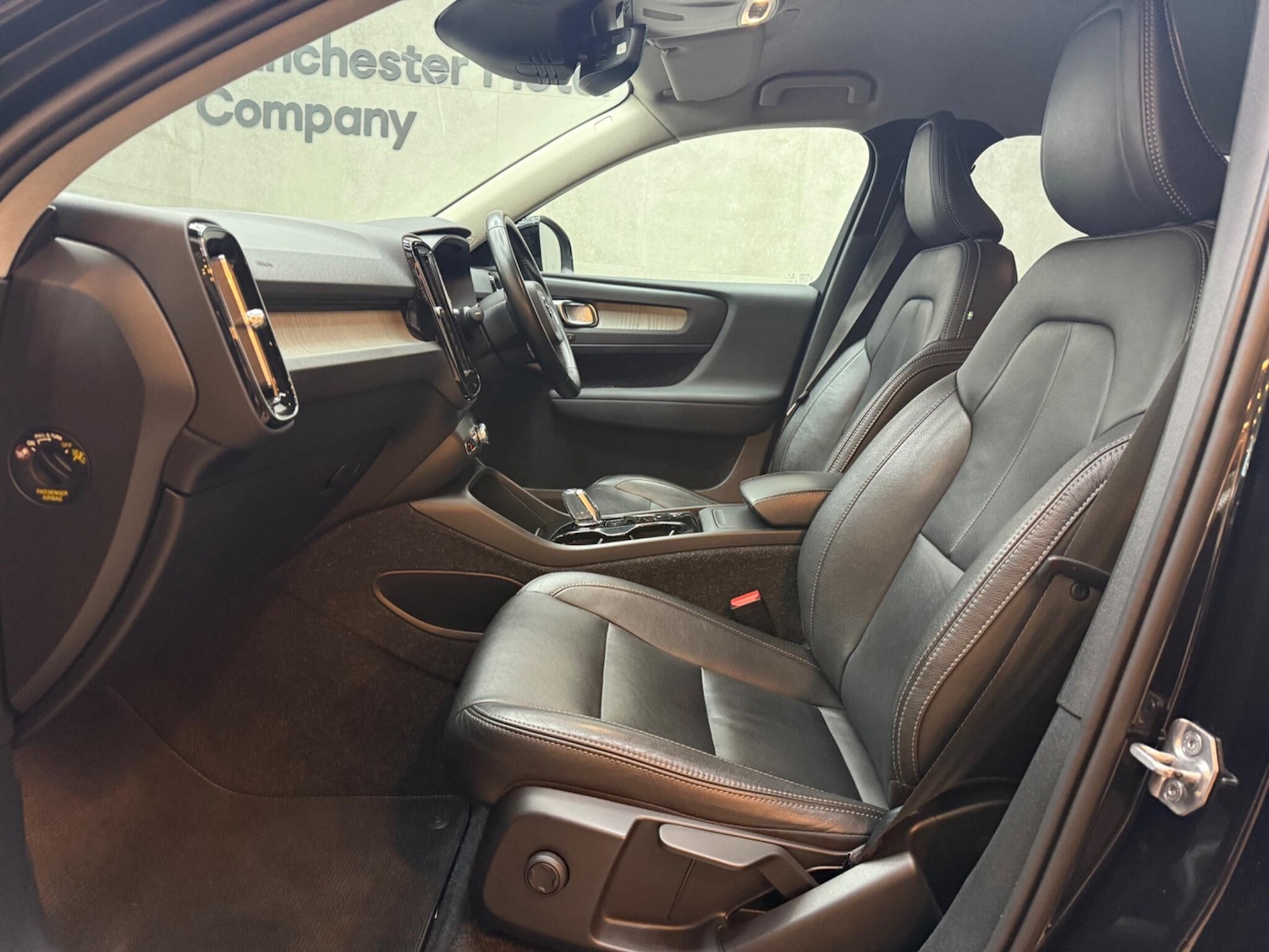 Used Volvo XC40 for sale - 76995422: Photo 44