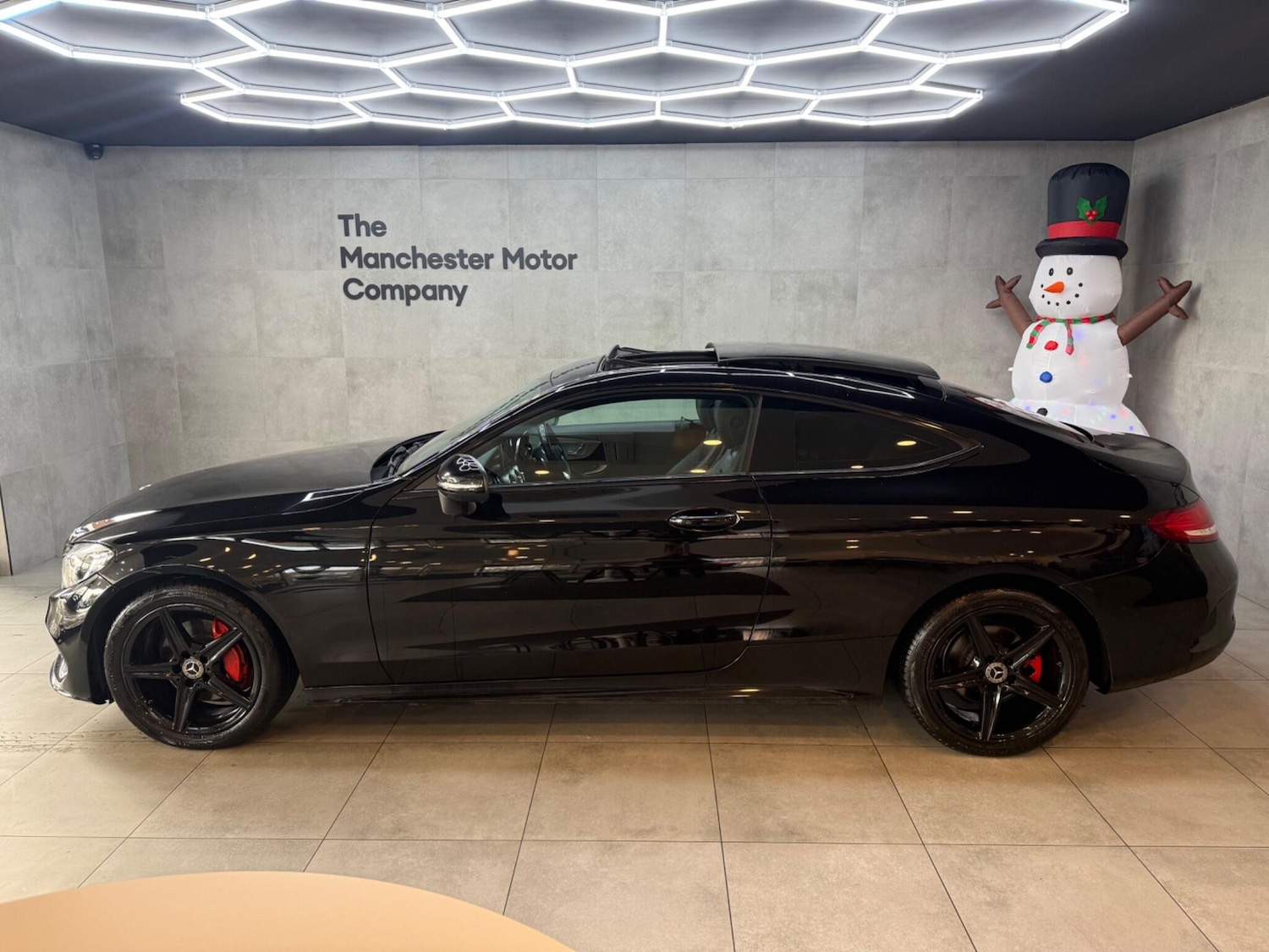 Used Mercedes-Benz C Class 2017 for sale - 76942434: Photo 2