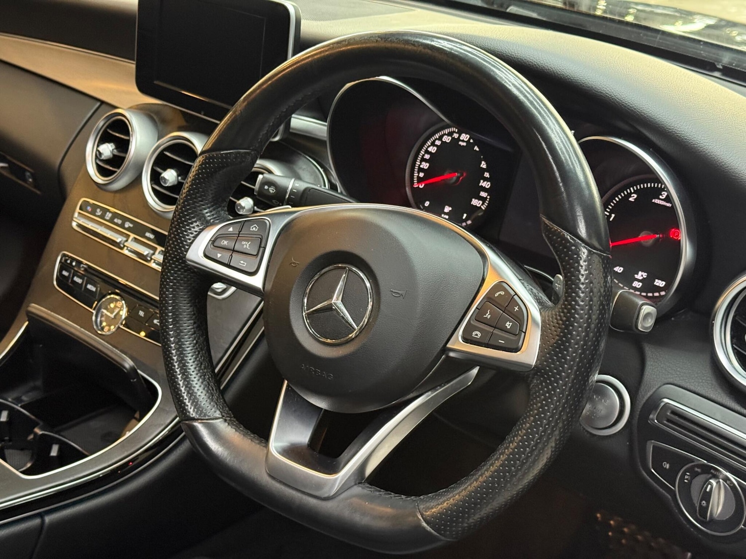 Used Mercedes-Benz C Class 2017 for sale - 76942434: Photo 32