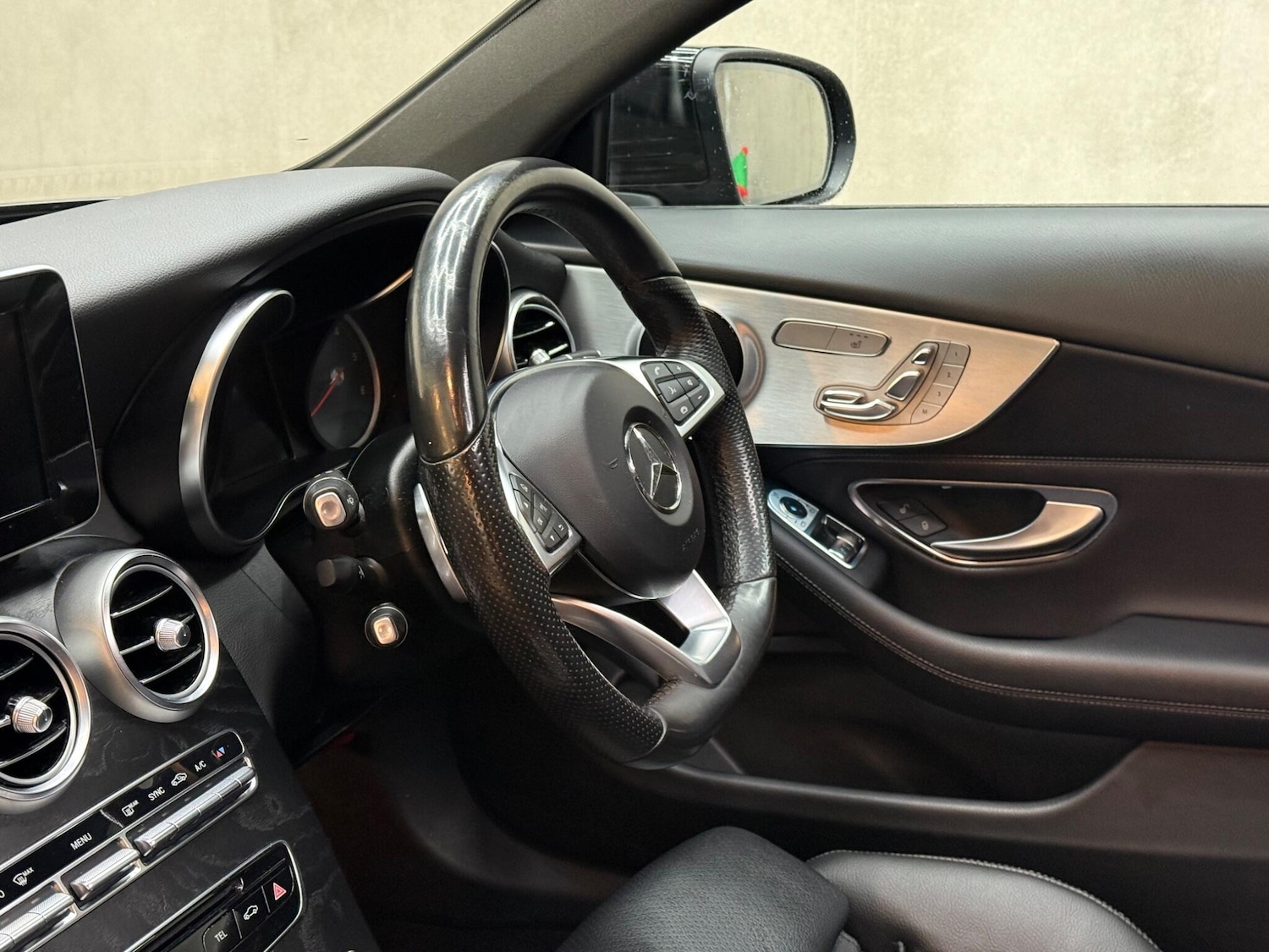 Used Mercedes-Benz C Class 2017 for sale - 76942434: Photo 39