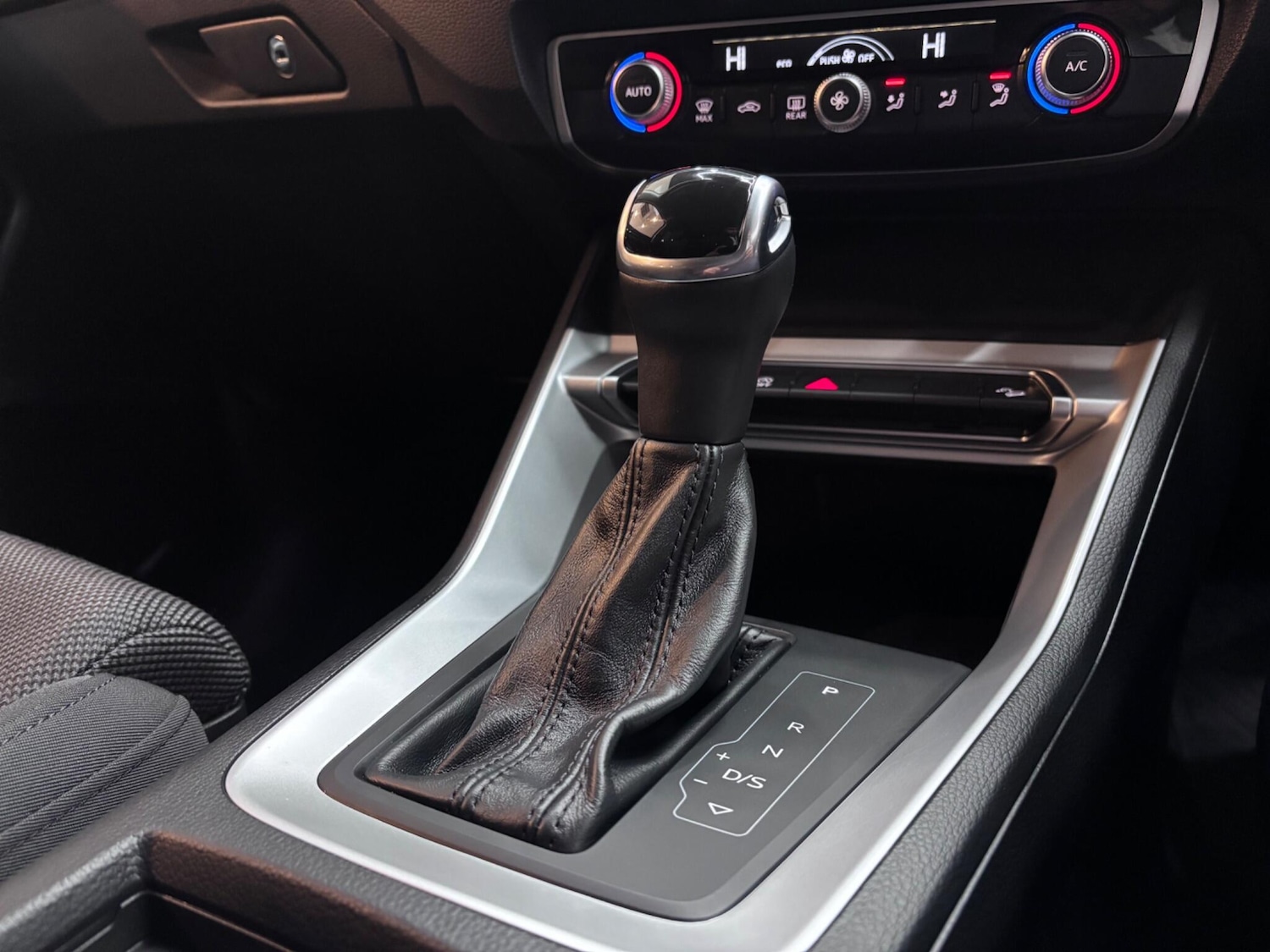 Used Audi Q3 2020 for sale - 76742705: Photo 69