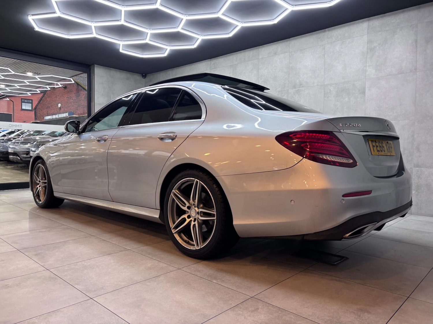 Used Mercedes-Benz E Class 2016 for sale - 76607353: Photo 13