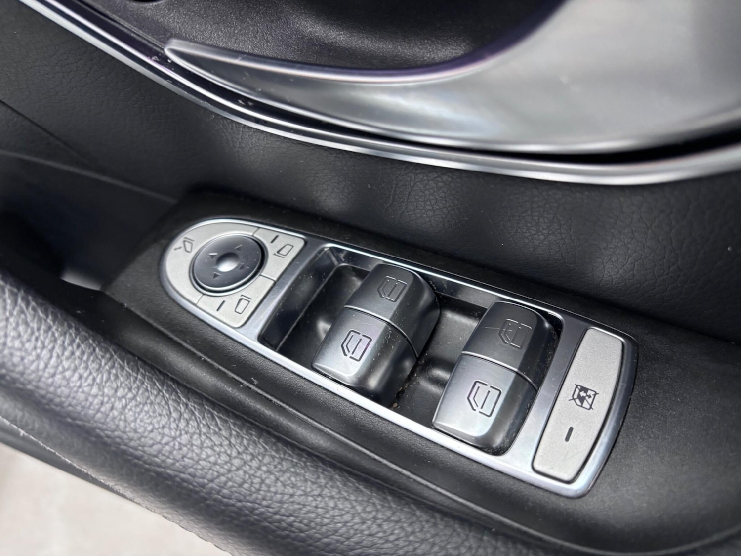 Used Mercedes-Benz E Class 2016 for sale - 76607353: Photo 29