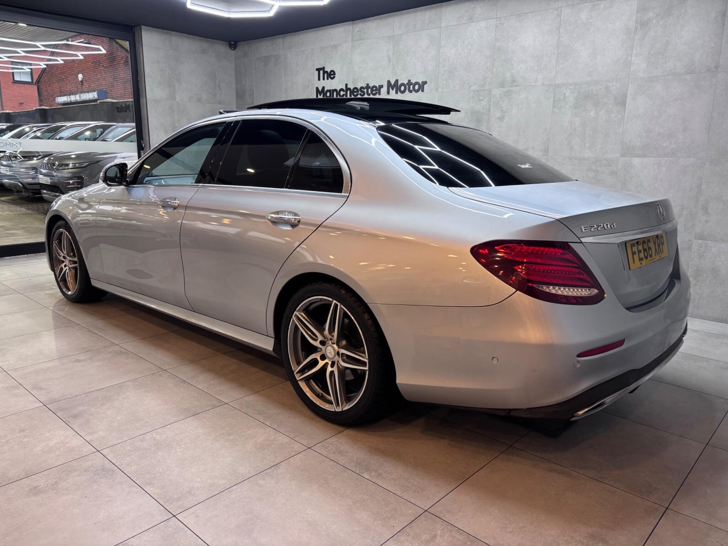 Used Mercedes-Benz E Class 2016 for sale - 76607353: Photo 3