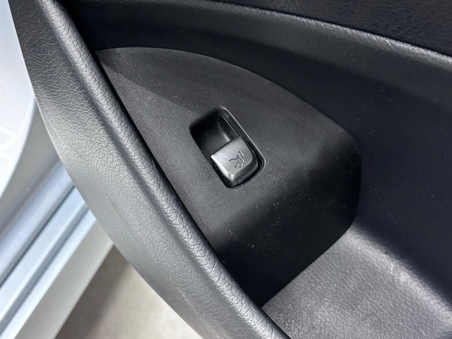 Used Mercedes-Benz E Class 2016 for sale - 76607353: Photo 38