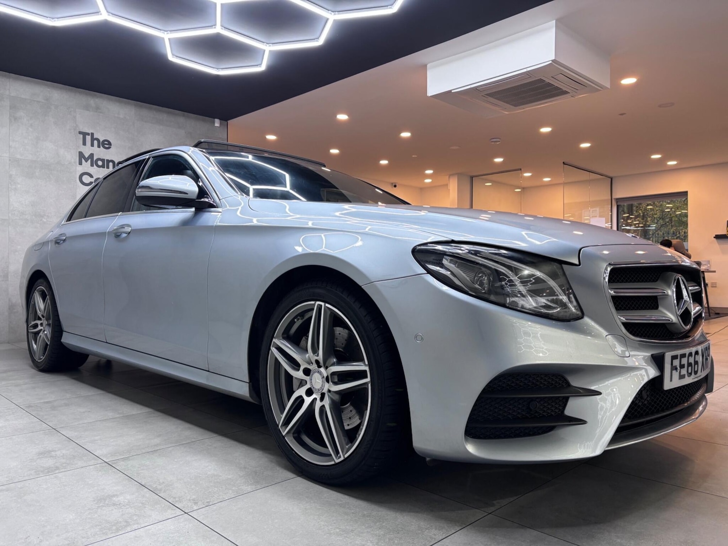 Used Mercedes-Benz E Class 2016 for sale - 76607353: Photo 4