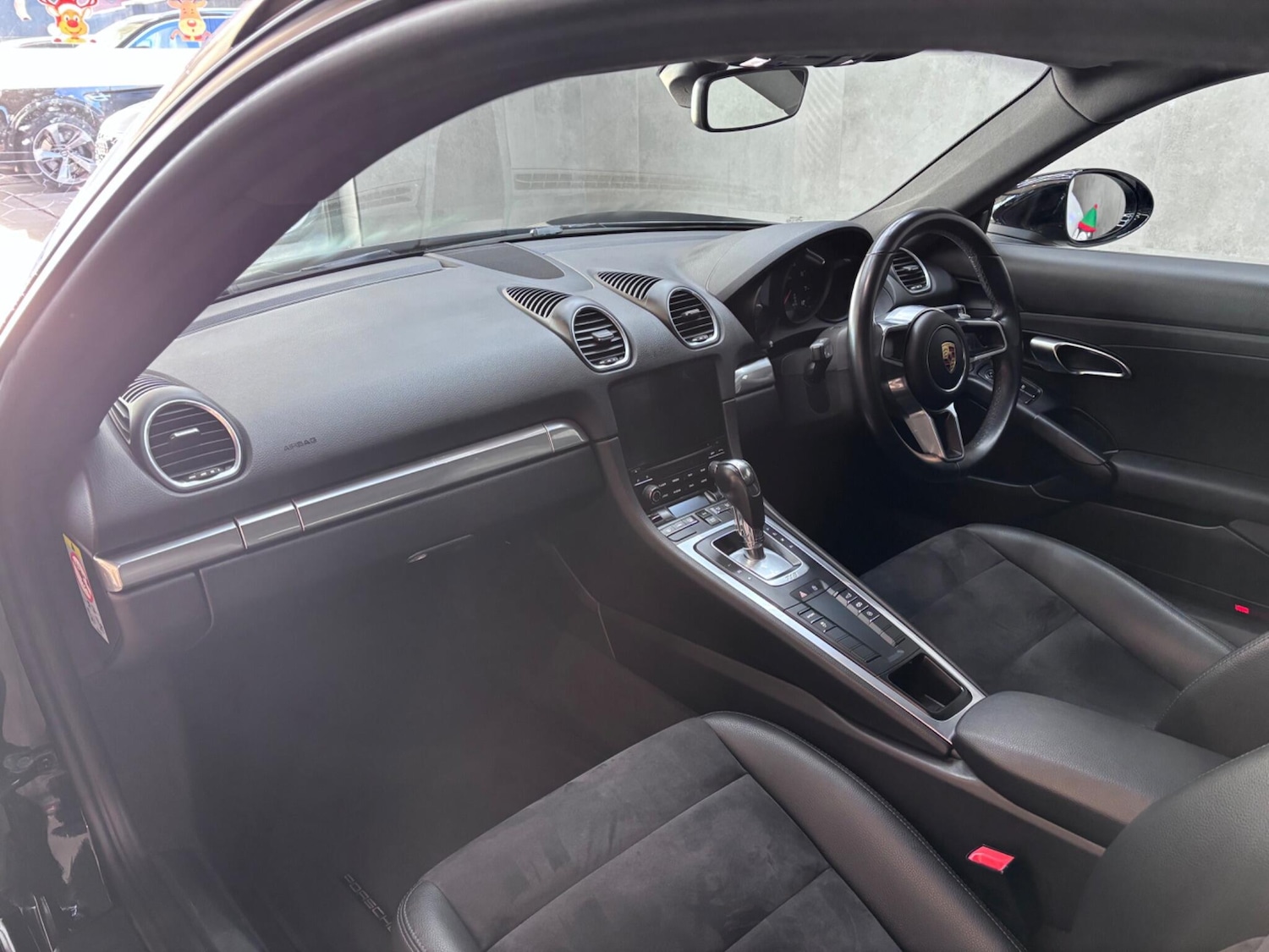 Used Porsche Cayman 2020 for sale - 76657378: Photo 16