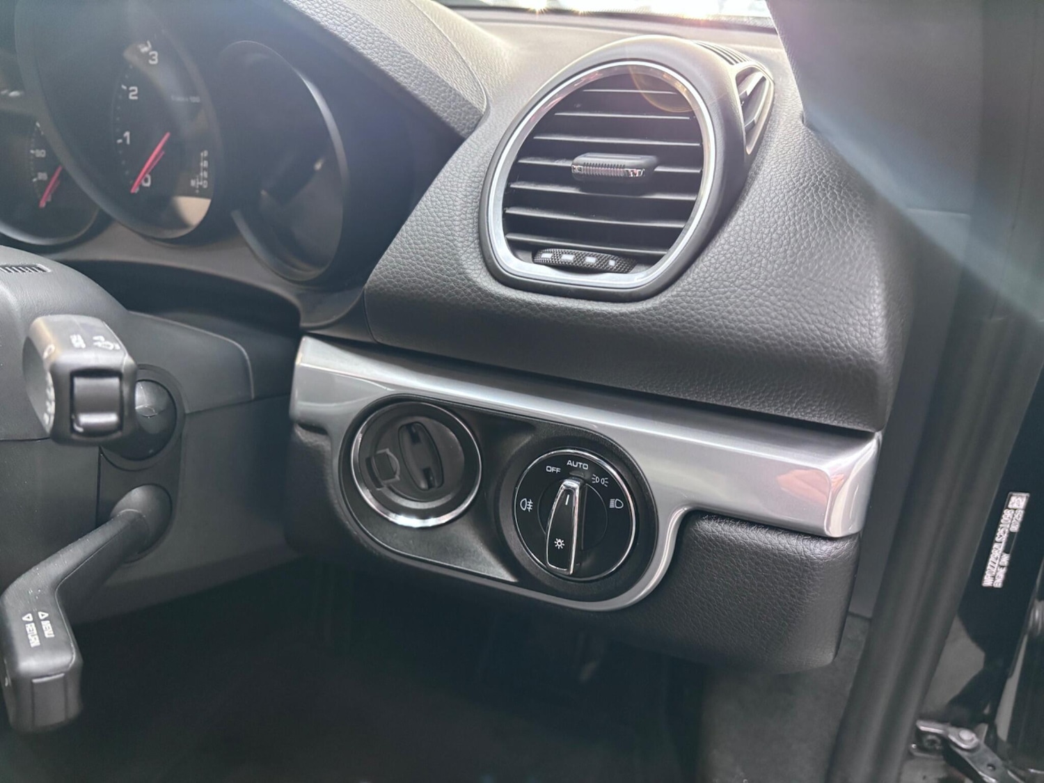 Used Porsche Cayman 2020 for sale - 76657378: Photo 24