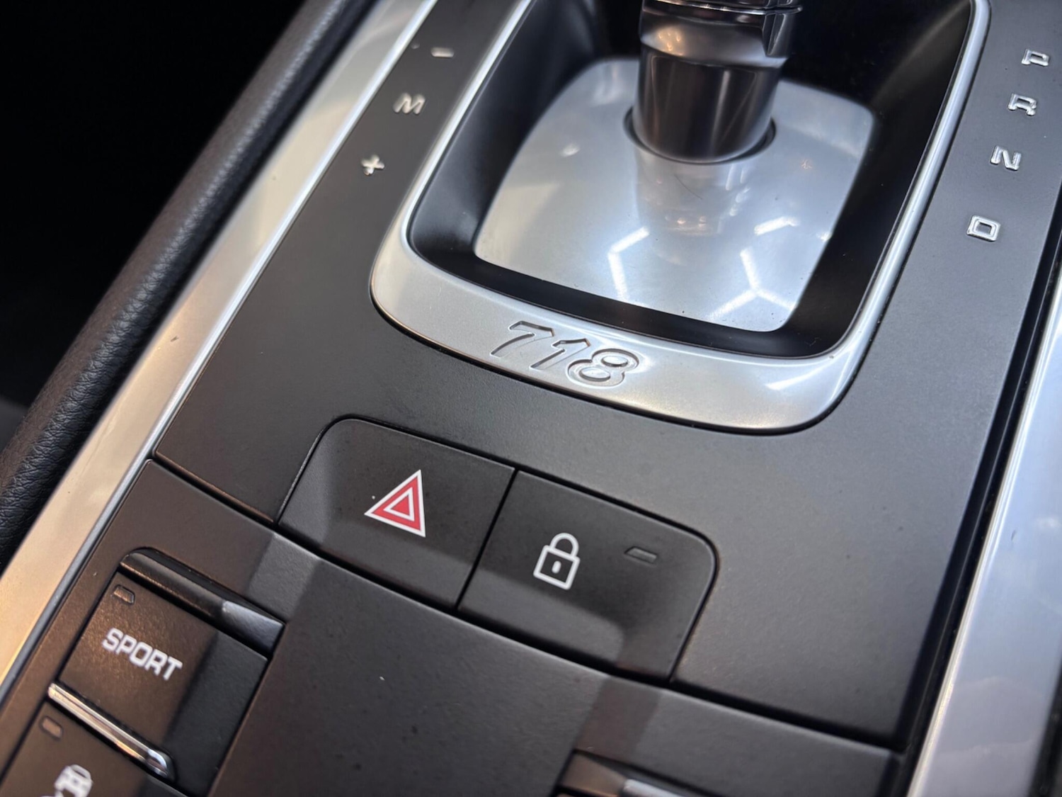 Used Porsche Cayman 2020 for sale - 76657378: Photo 32