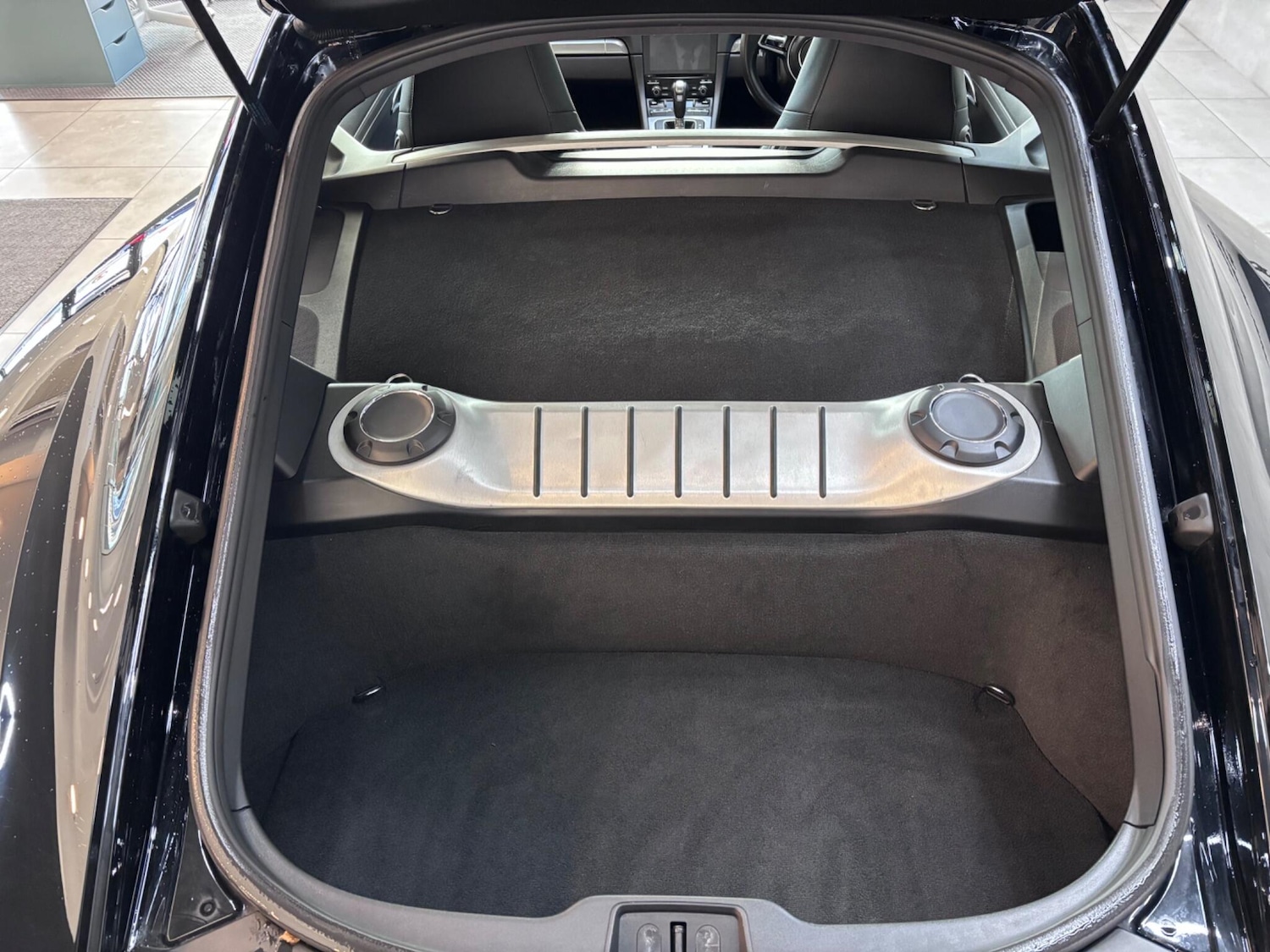 Used Porsche Cayman 2020 for sale - 76657378: Photo 46