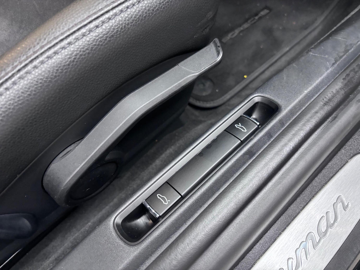 Used Porsche Cayman 2020 for sale - 76657378: Photo 56