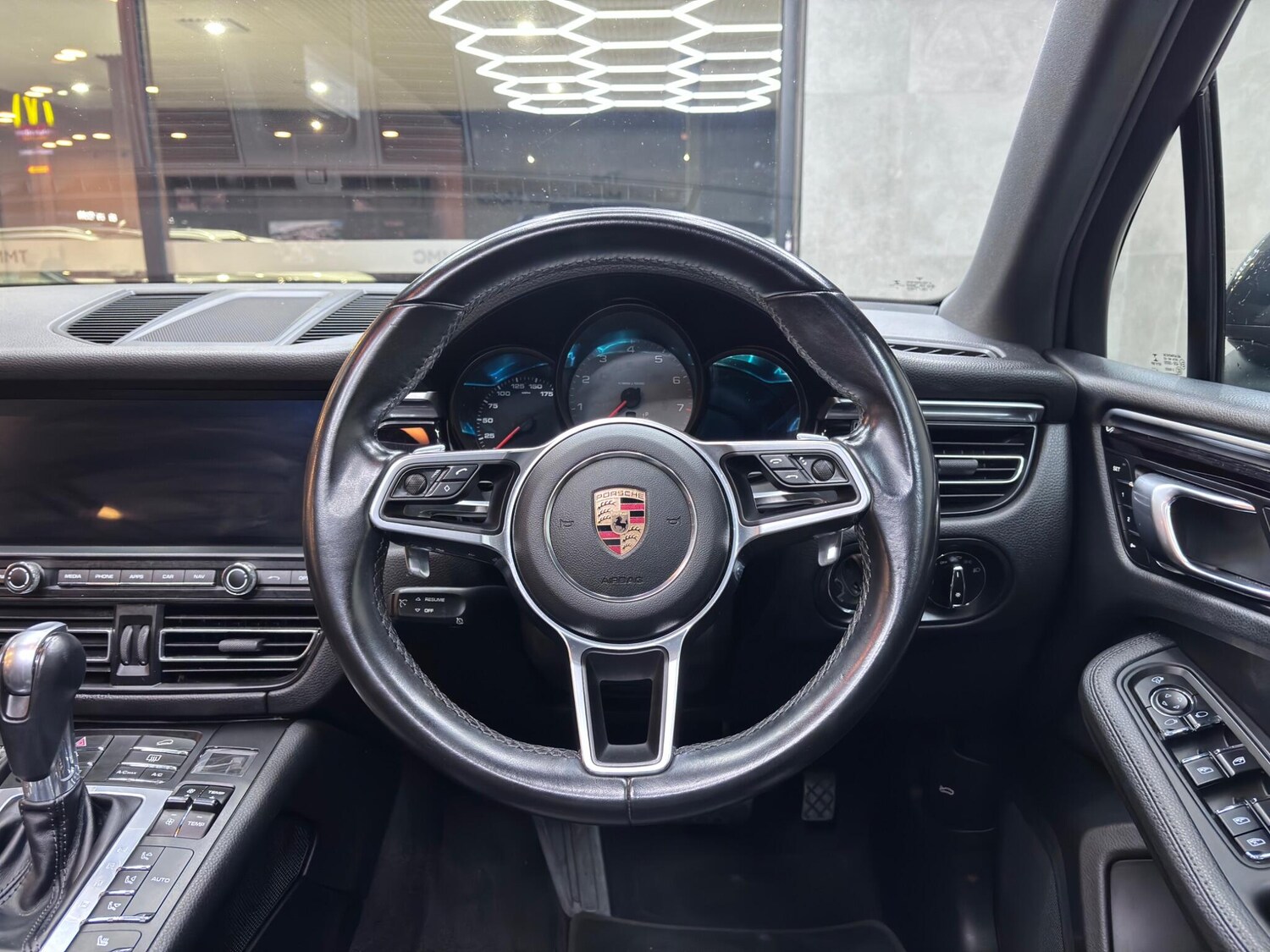 Used Porsche Macan 2019 for sale - 78020084: Photo 54