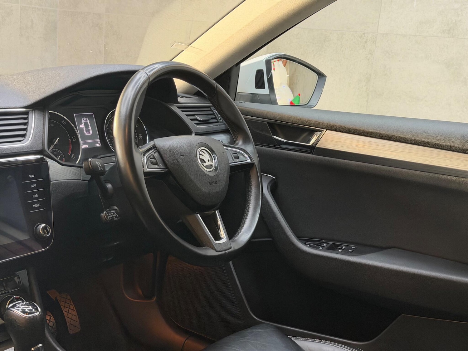 Used Skoda Superb for sale - 77016338: Photo 11