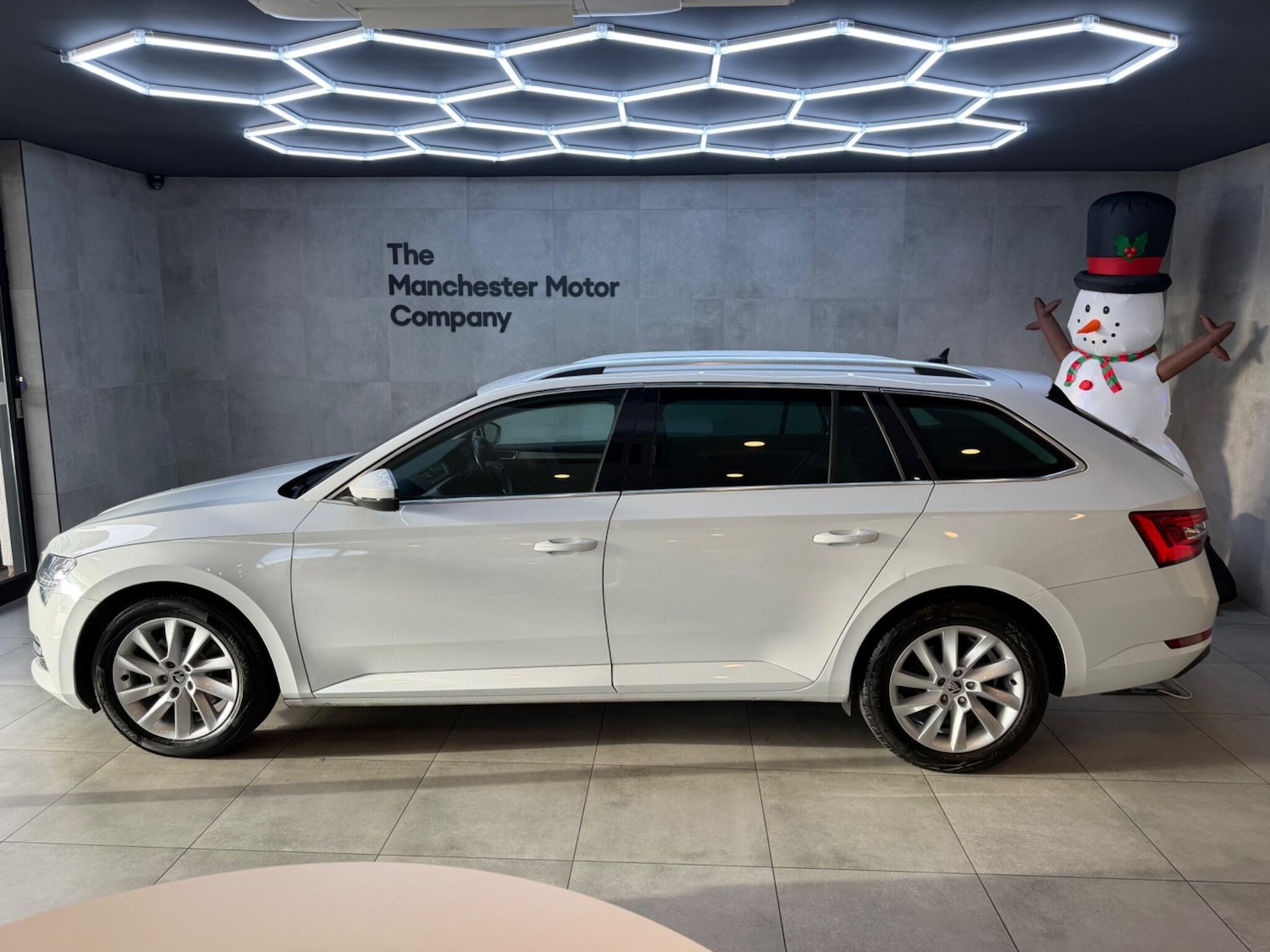 Used Skoda Superb for sale - 77016338: Photo 2