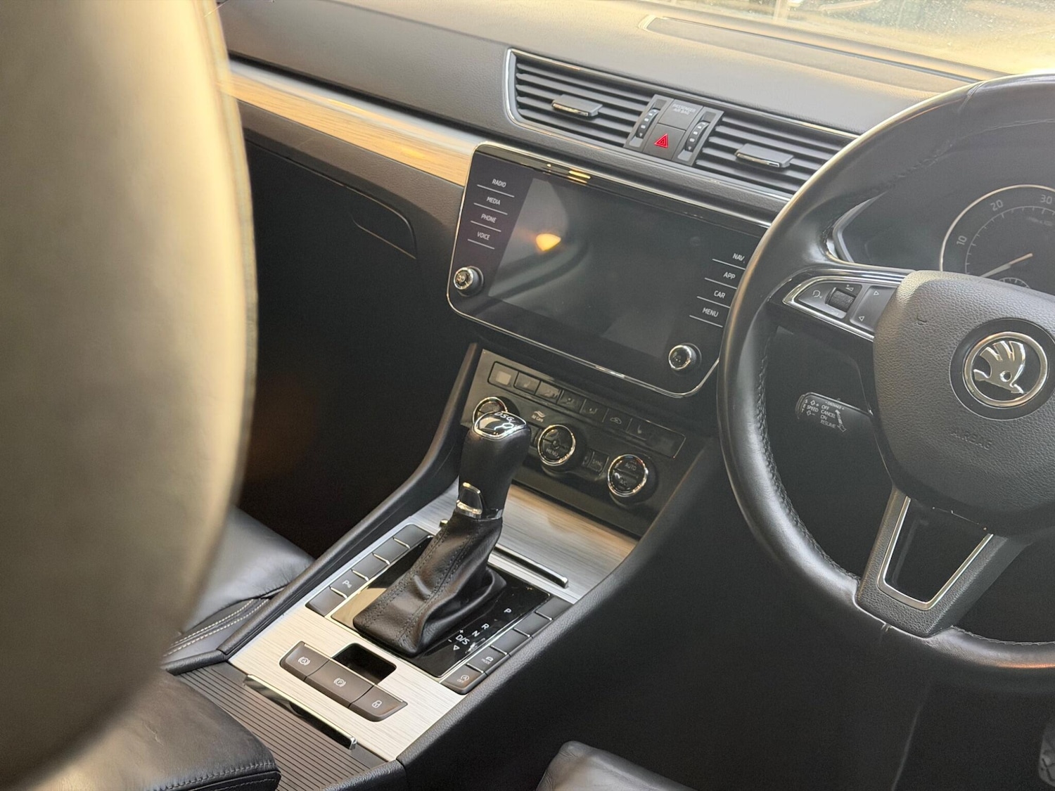 Used Skoda Superb for sale - 77016338: Photo 9