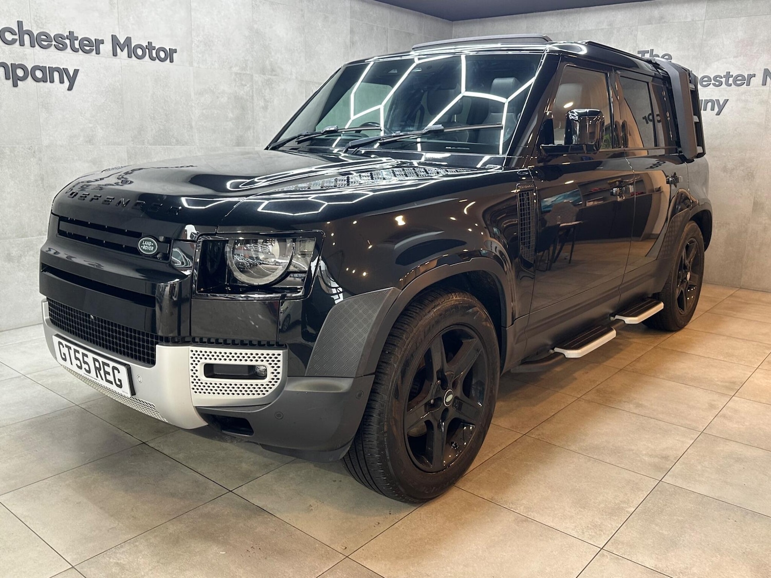 Used Land Rover Defender 2021 for sale - 78020316: Photo 1