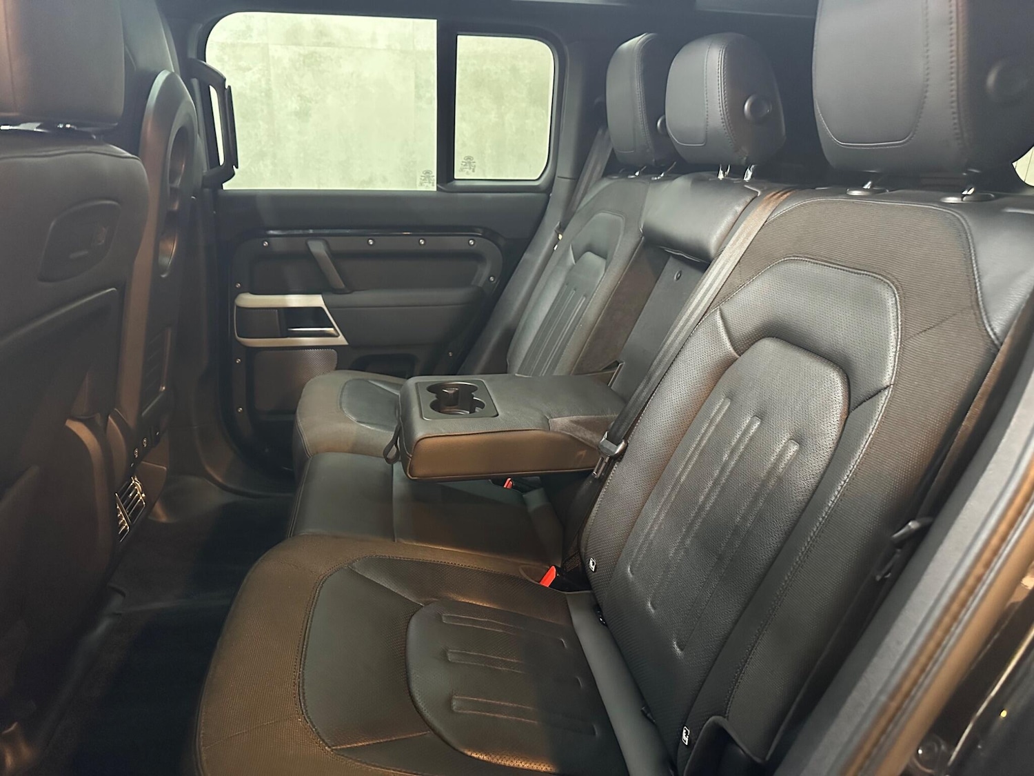 Used Land Rover Defender 2021 for sale - 78020316: Photo 16