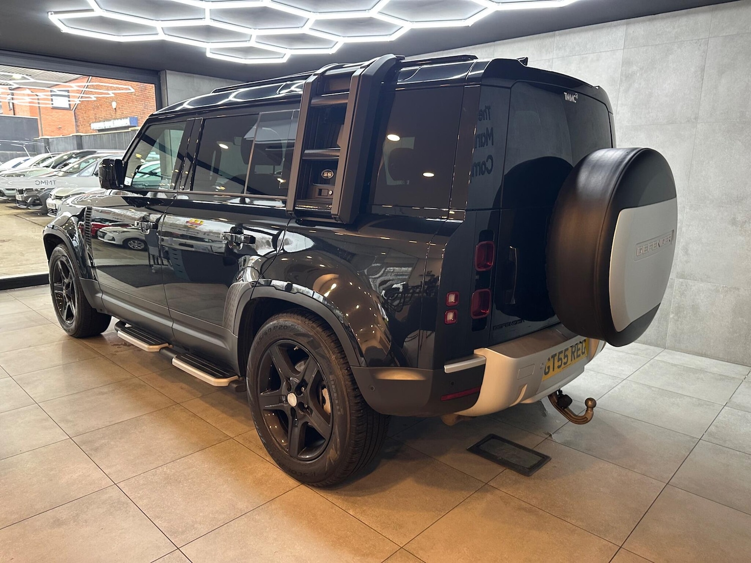 Used Land Rover Defender 2021 for sale - 78020316: Photo 2
