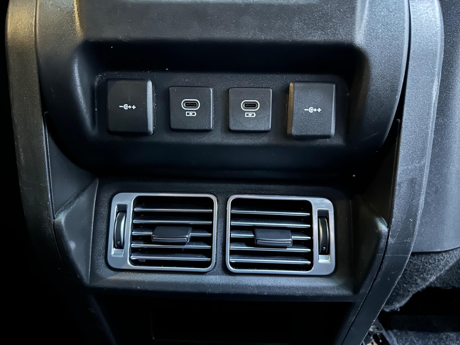 Used Land Rover Defender 2021 for sale - 78020316: Photo 26