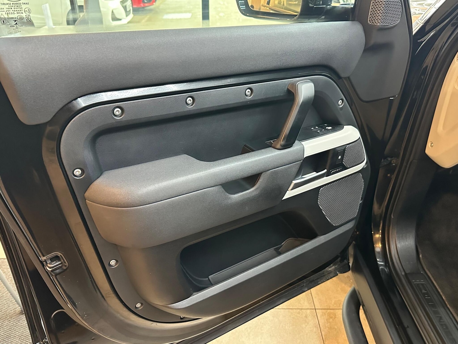 Used Land Rover Defender 2021 for sale - 78020316: Photo 30