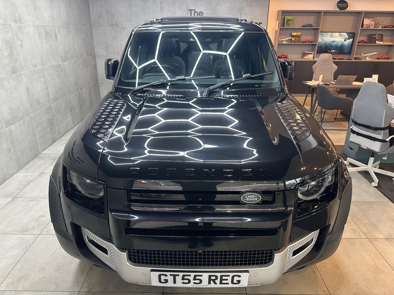 Used Land Rover Defender 2021 for sale - 78020316: Photo 4