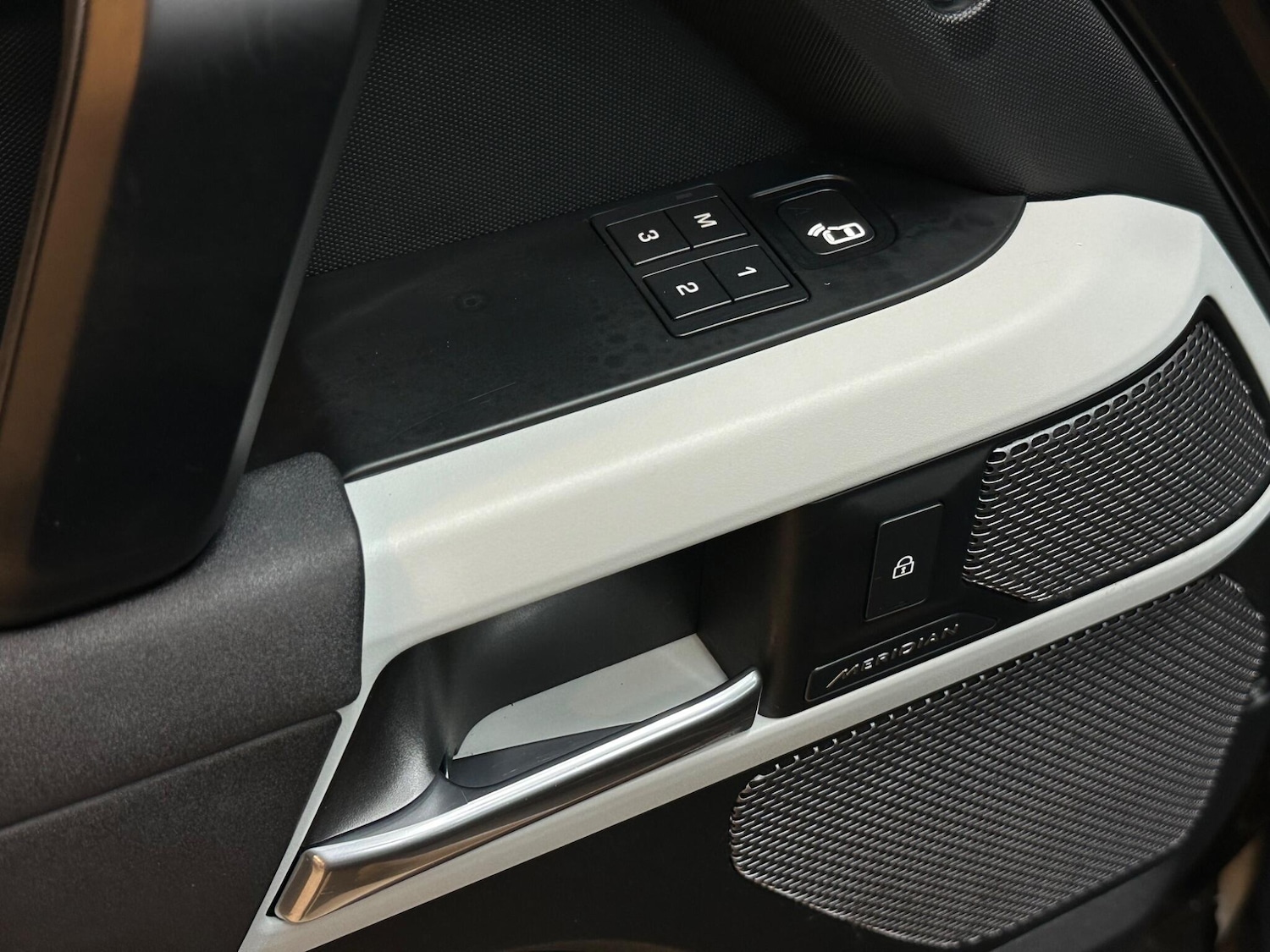 Used Land Rover Defender 2021 for sale - 78020316: Photo 65