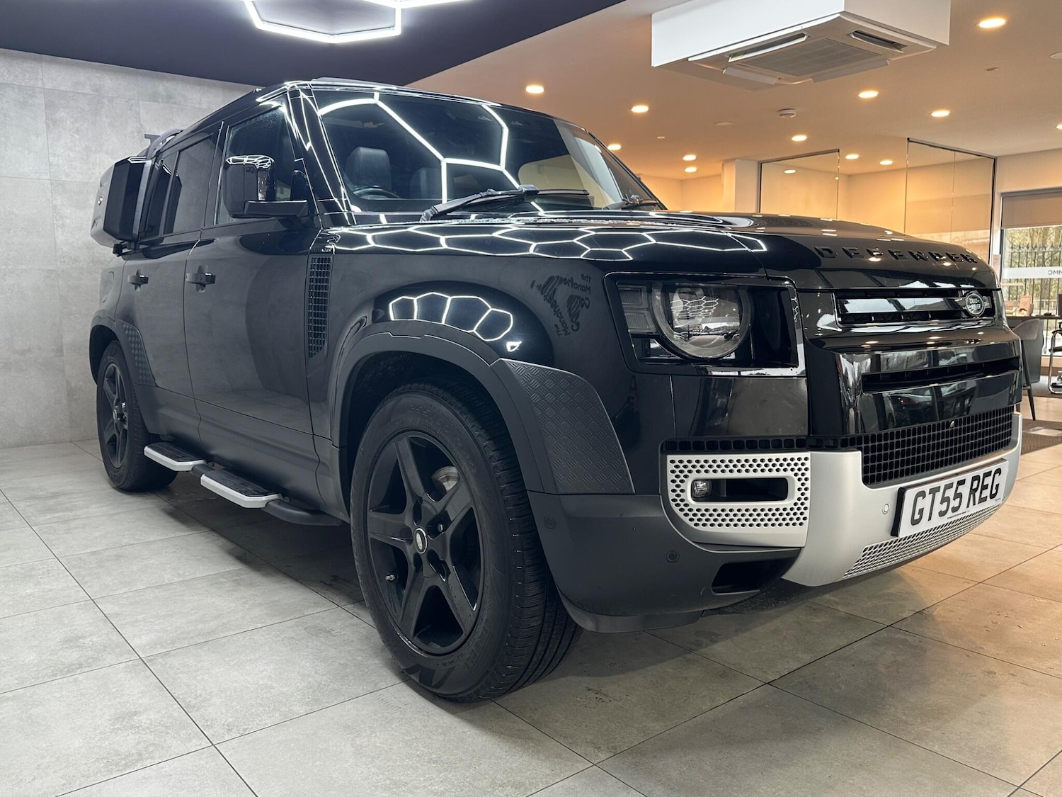 Used Land Rover Defender 2021 for sale - 78020316: Photo 9