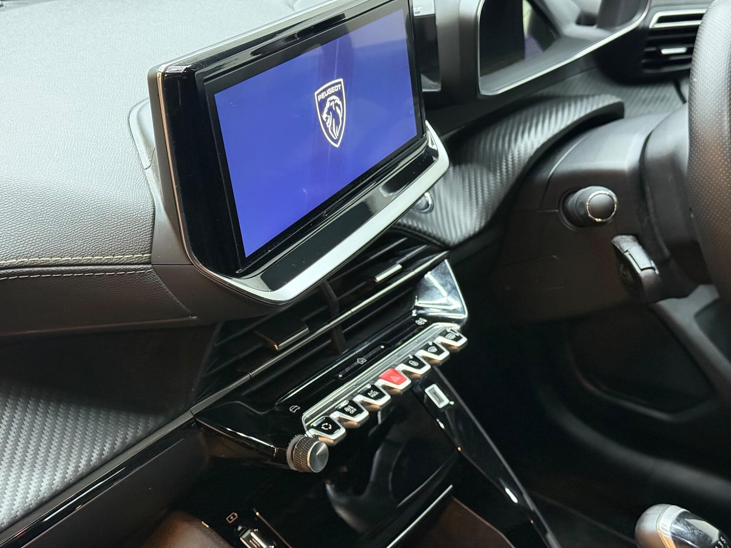 Used Peugeot 208 2024 for sale - 76942623: Photo 15