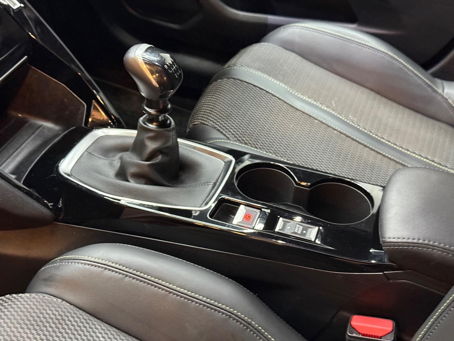 Used Peugeot 208 2024 for sale - 76942623: Photo 36