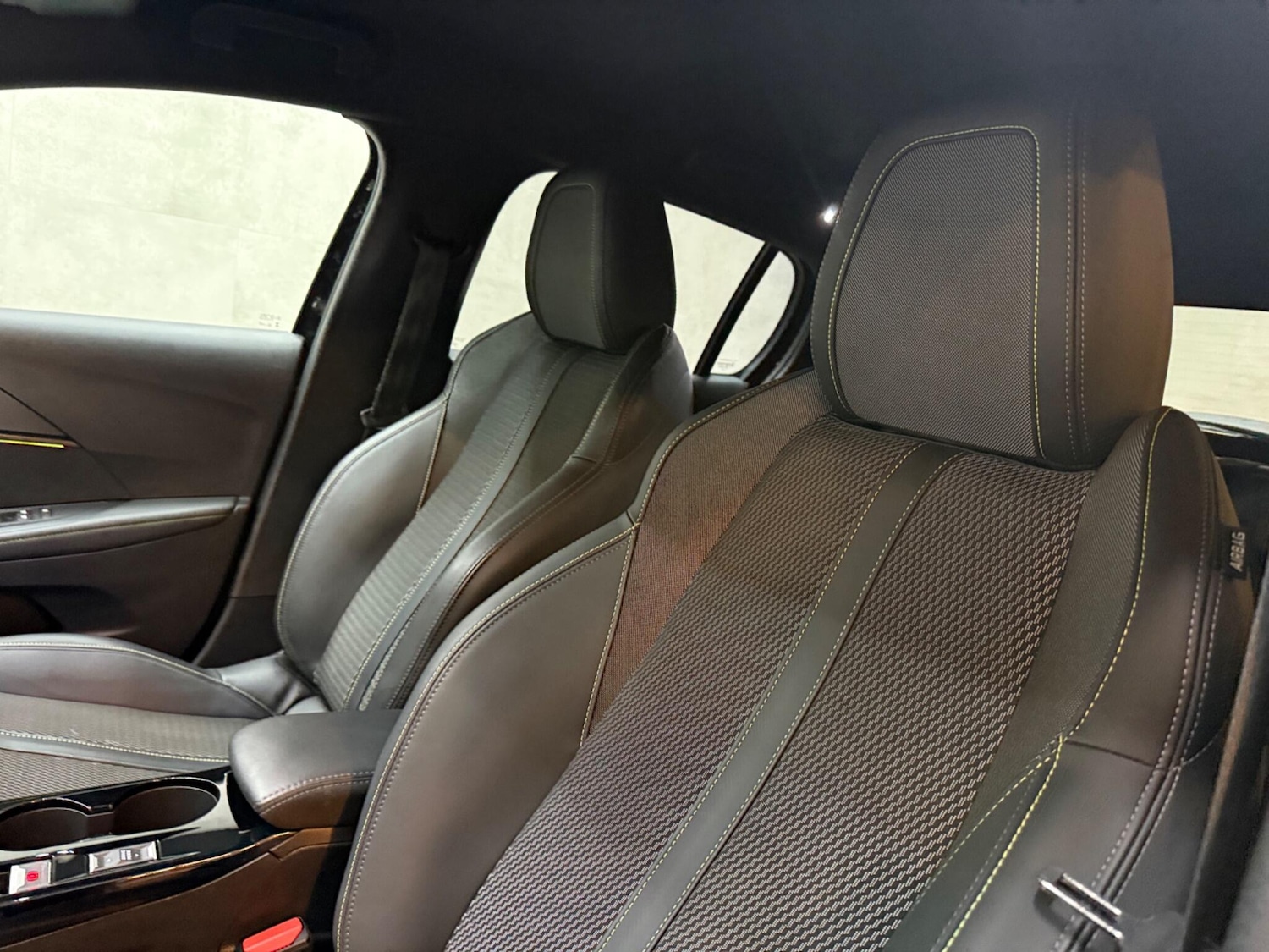 Used Peugeot 208 2024 for sale - 76942623: Photo 37